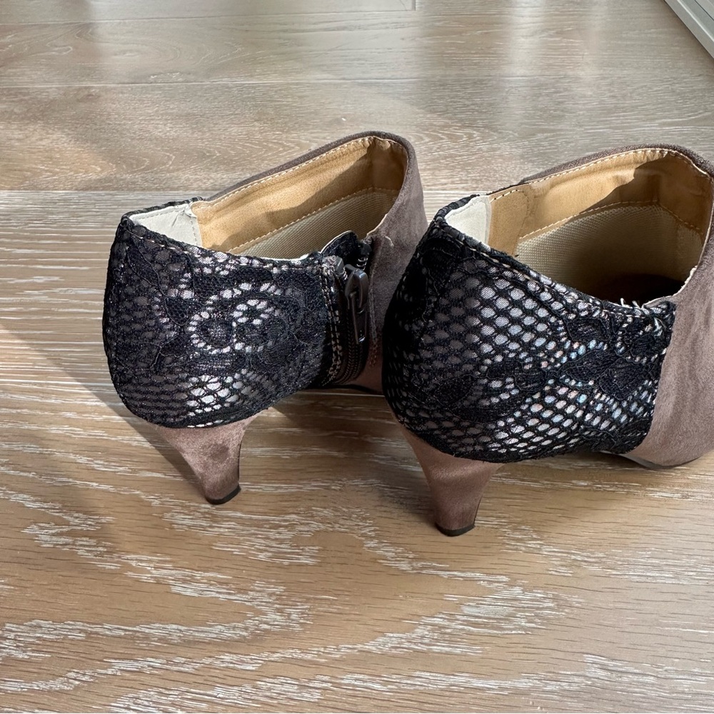 Japanese Deaign Note Brown Suede / Black Lace Ankle Boots